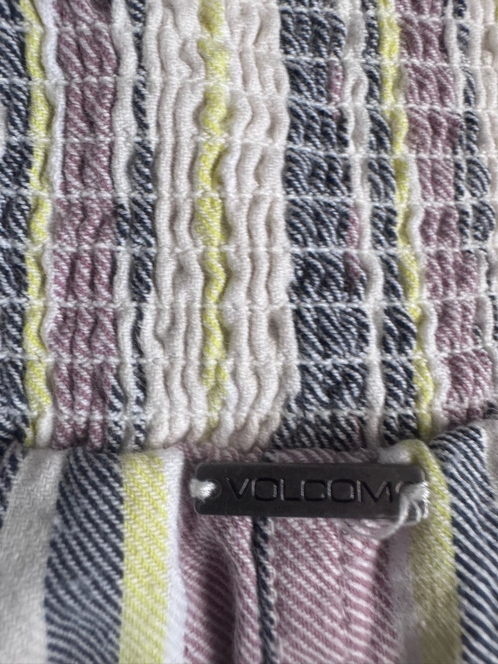 Women’s Volcom Striped Sleeveless Romper size 8 medium - Picture 6 of 7